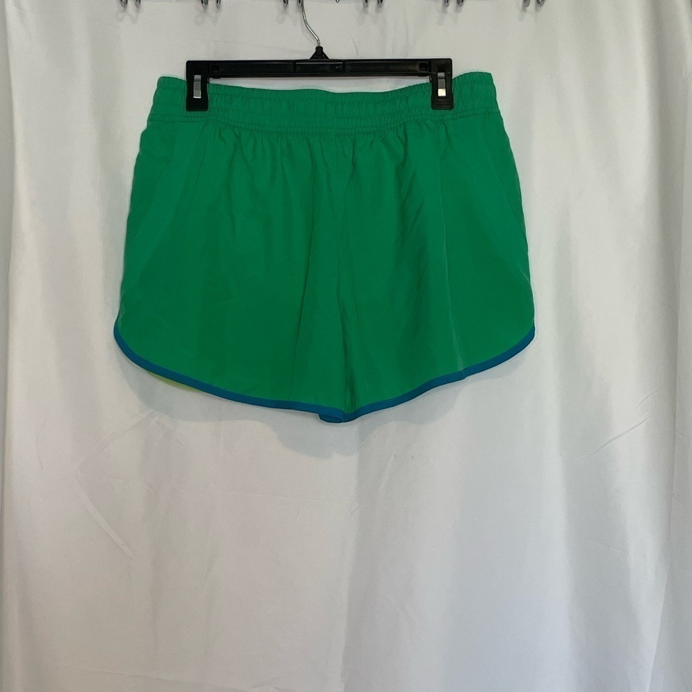 FILA/workout shorts with wicking technology drawstring shorts - Picture 5 of 7